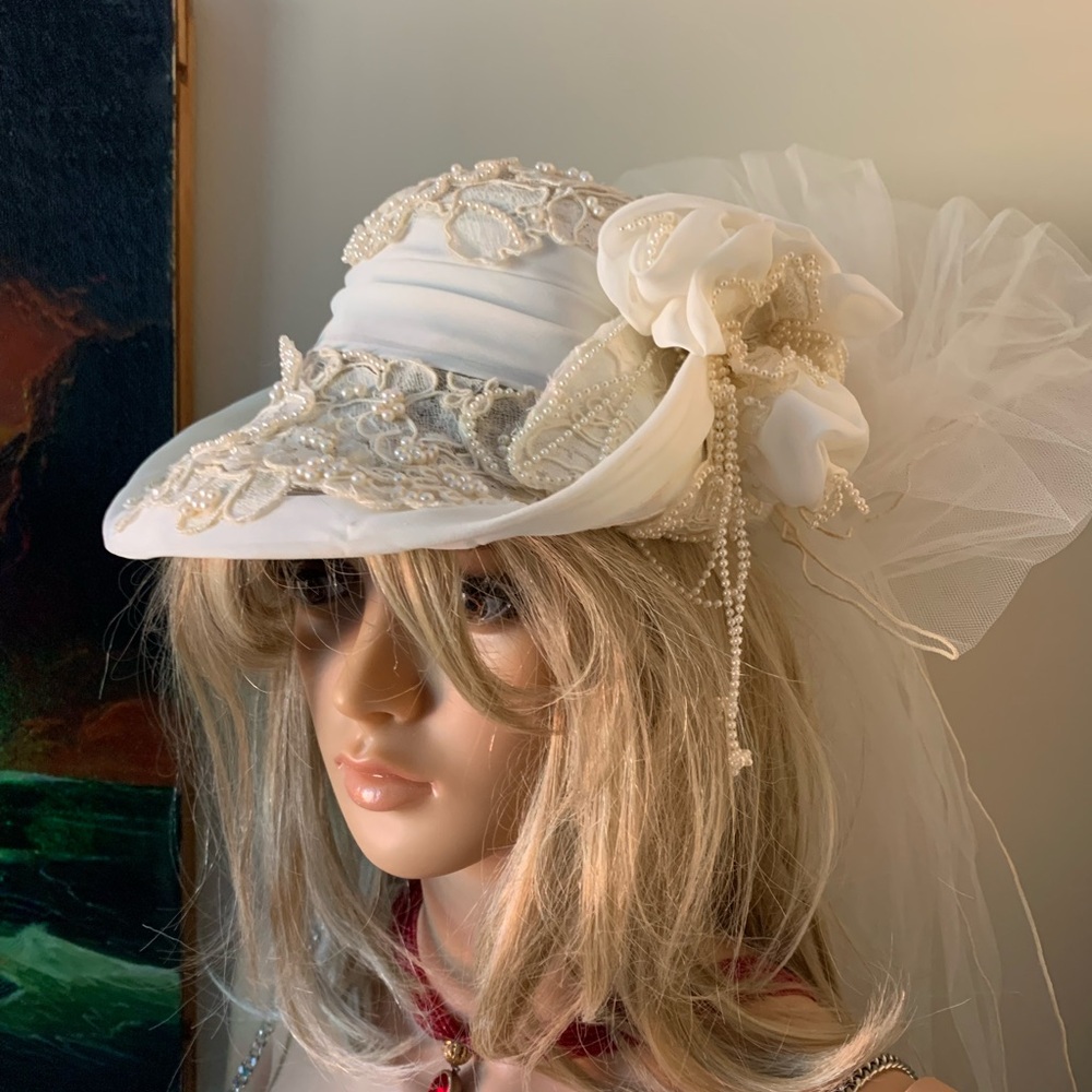 Elegant Ivory Beaded Lace Women's Hat with Veil